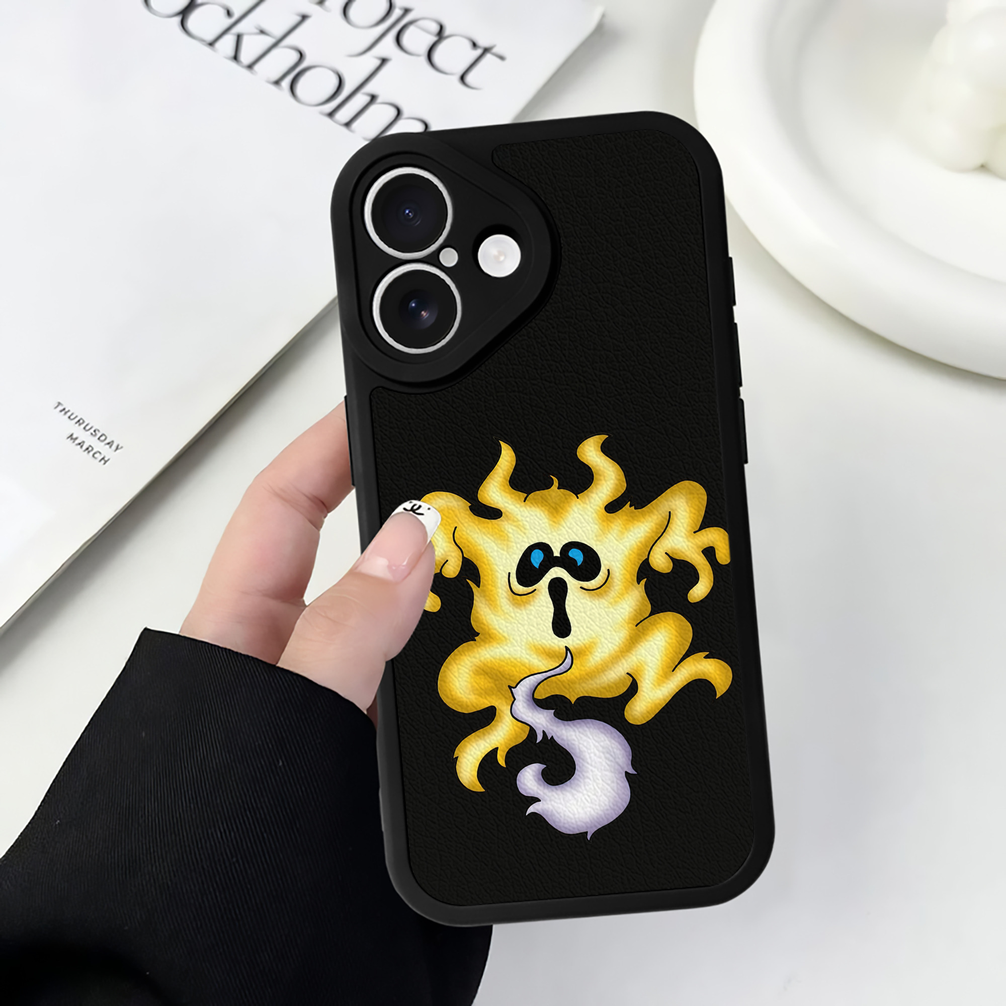 （画像用） ドラゴンクエスト Doragon Kuesuto Dragon Quest 【iPhone 16シリーズ対応】シリコンスマホケース（レザー調） 材質：シリコン